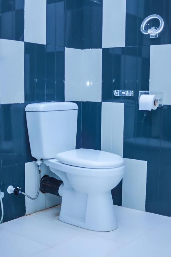 ホテル Royal Hub Kudapaduwa エクステリア 写真