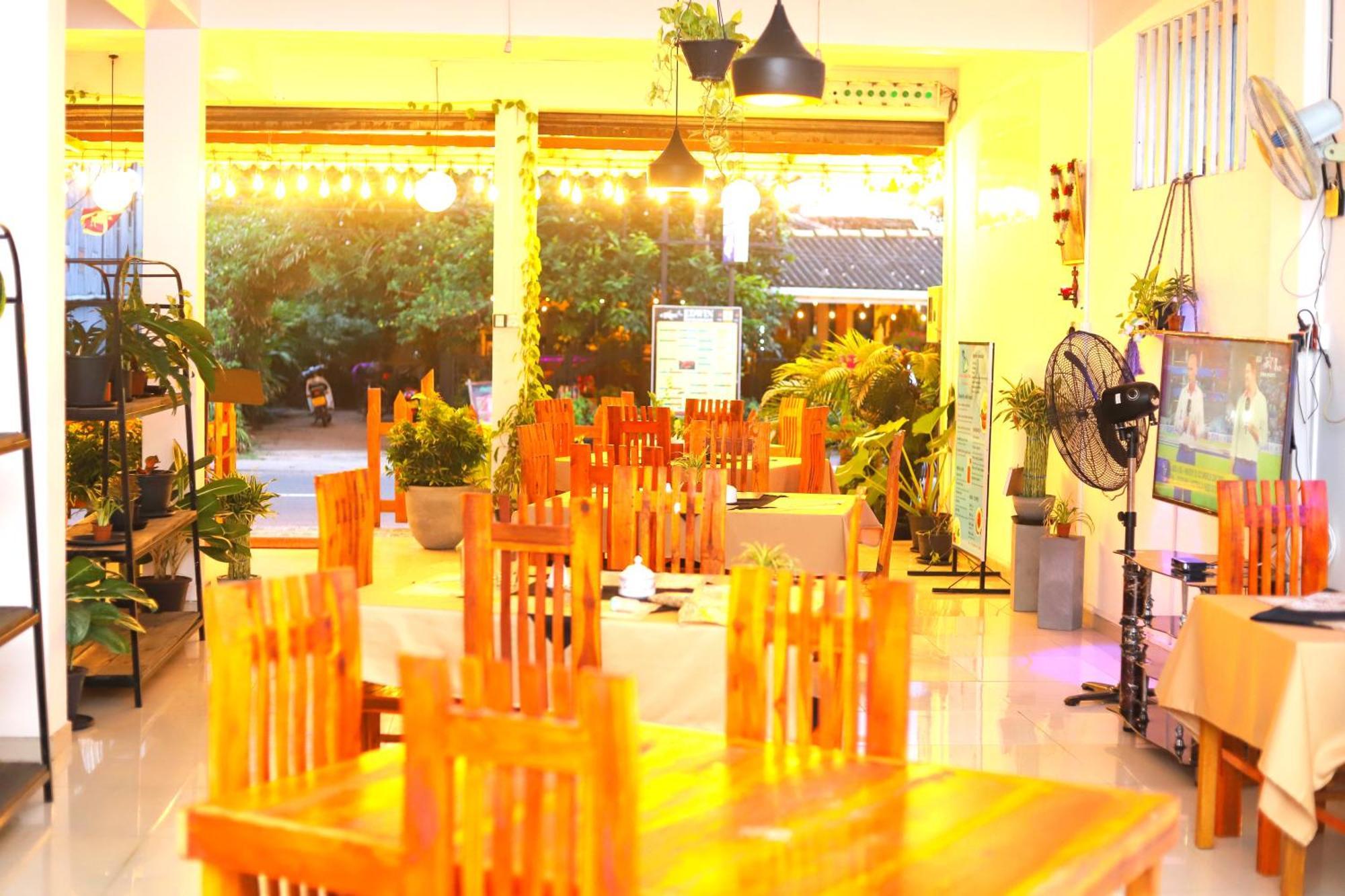ホテル Royal Hub Kudapaduwa エクステリア 写真