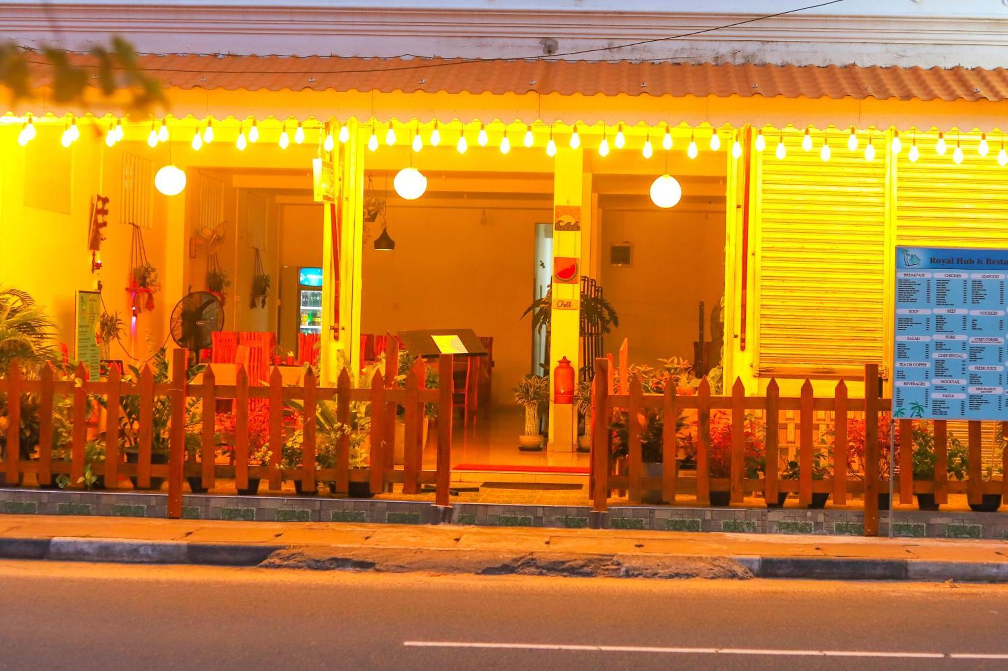 ホテル Royal Hub Kudapaduwa エクステリア 写真